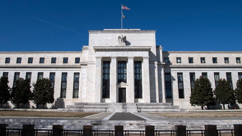 Attesa per verbali Fed