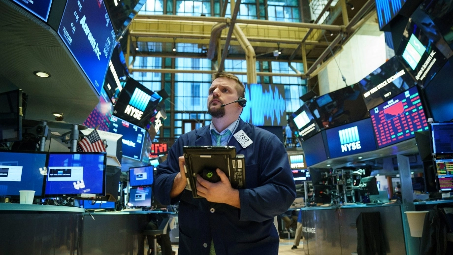Wall Street in calo, petrolio oltre 100 dollari